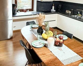 Sali Homes K39 Monte-Carlo - Bayreuth - Restaurant