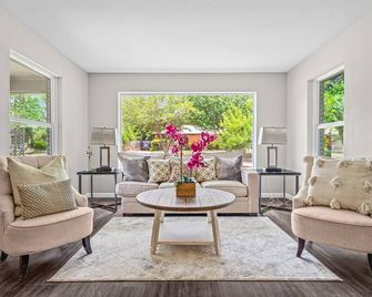 Exquisite Mid-Century Modern home- 3Bed2Bath furnished 15 mins from Downtown - Dallas - Sala