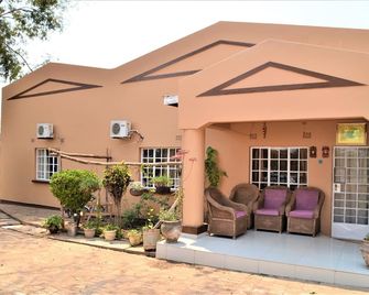 Riverside Hotel and Conference Centre - לילונגווה - בניין