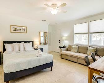 St Augustine Studio w/ Fire Pit - Walk to Beach! - Saint Augustine Beach - Chambre