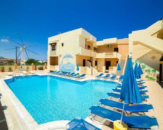 Villa Diasselo - Mália - Pool