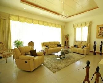 The Sanctuary Boutique Bungalow Kandy - Kandy - Wohnzimmer