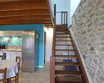 Charming Pet-Friendly Cottage With Garden, Bbq, Wi-Fi, Near Coast - Les Pieux - Sala de estar