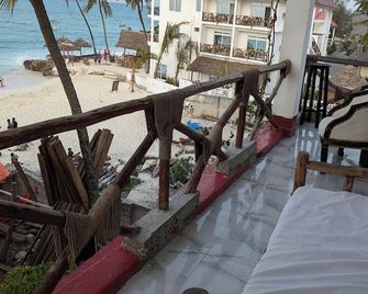 Kassandra Beach Hotel - ננגווי - מרפסת