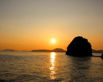 The Bonds - Matsuyama