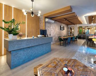 Hotel Sinan Han - Mostar - Front desk