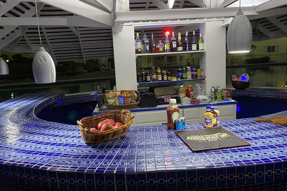 1 bedroom Penthouse Suite 63 at Mystic Ridge Resort - אוקו ריוס - מסעדה