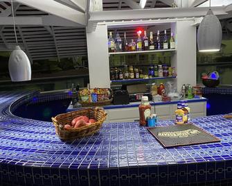 1 bedroom Penthouse Suite 63 at Mystic Ridge Resort - אוקו ריוס - מסעדה