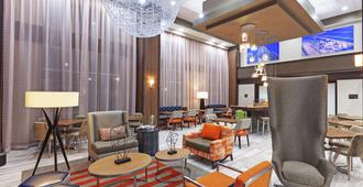 Hampton Inn & Suites Houston-Bush Intercontinental Airport - Houston - Area lounge