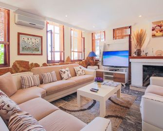 Amphora Hotel - Kaş - Sala de estar