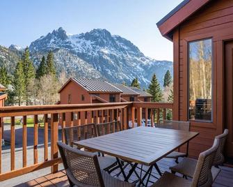 Aspen Meadows #2 Sun-Filled, 3 bedroom condo - June Lake - Balkon