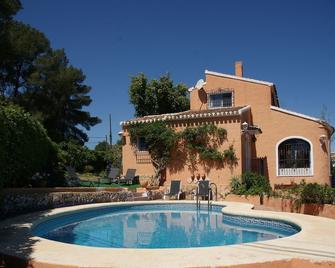 Character villa for families in residential area with private pool. - Jávea - Piscina