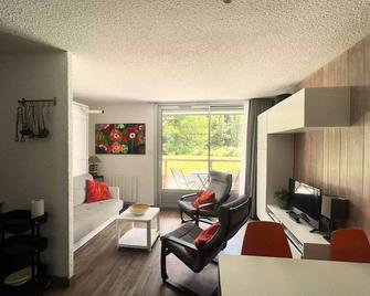 Residence Cote Brune 2 - Renovated studio at foot-paths and ski schools-residence COTE BRUNE - Venosc - Living room