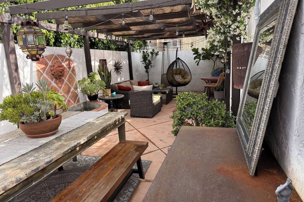 Centrally Located, Private Bungalow with AC and parking space - San Diego - Innenhof