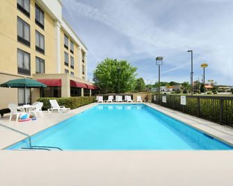 Hampton Inn Spartanburg-North I-85 - Spartanburg - Havuz