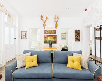 Judges Lodgings Hotel Apartments Gloucester Docks with Secure Parking - Gloucester - Sala de estar