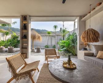 The Konkret Lombok - Kuta - Patio