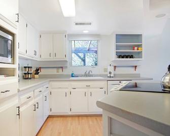 Riverfront with EV charger - Sequoia River Cottage - Three Rivers - Cuisine