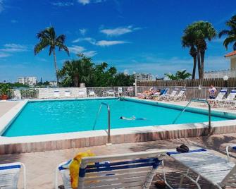 Lover's Key Beach Club by Check-In Vacation Rentals - Estero - Bazén