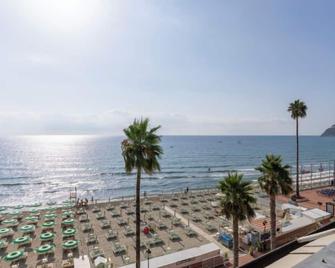 Apartment Attic Beach by Interhome - Laigueglia - Spiaggia