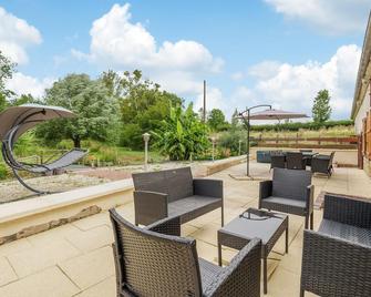 6 Bedroom Cozy Home In Montigny-Les-Monts - Montigny-les-Monts - Patio