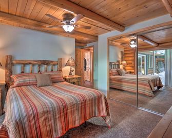 Cascade Cabin with Mountain View and River Access - Cascade - Habitación