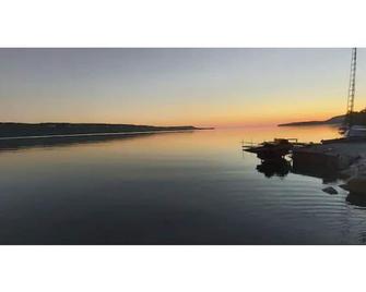 Bayfront Rustic Cottage | 4Br + Pet Friendly - Lion's Head - Piscina