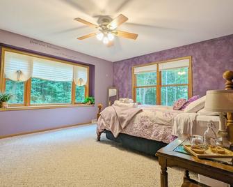 Relaxing nature getaway with all the amenities - Mosinee - Bedroom