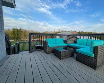 Cozy Hobby Farm Cottage in Uxbridge - Uxbridge - Balcony