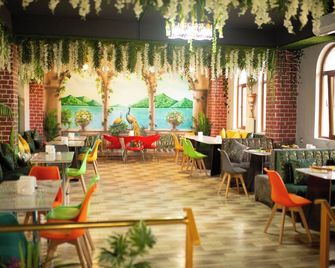 Delfin Hotel Ailevi Restaurant Spa Ganja - Gyandzha - Restaurant