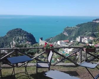 Casa Falcone B&B - Scala - Balcón