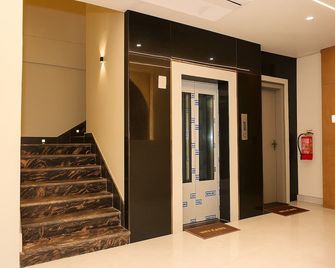 The Maheshwar Hotel - Varanasi - Hallway