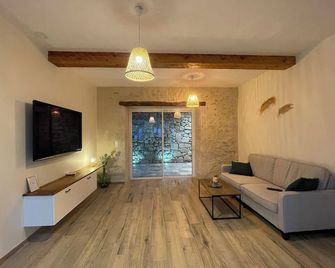 Une petite escale - Lectoure - Sala de estar