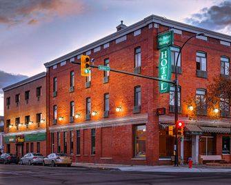 The Baker Hotel - Cranbrook - Edificio