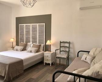 Ô 36 Rempart Sud B&B - Aigues-Mortes - Habitación
