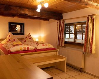 Ferienhof-Gerda-Ferienwohnung-Storchennest - Sankt Georgen im Schwarzwald - Chambre