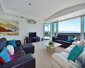 Aporo Nelson Holiday Home - Nelson - Huiskamer