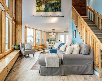 Luxury Lakefront Retreat | Huge Dock! - Aurora - Sala de estar