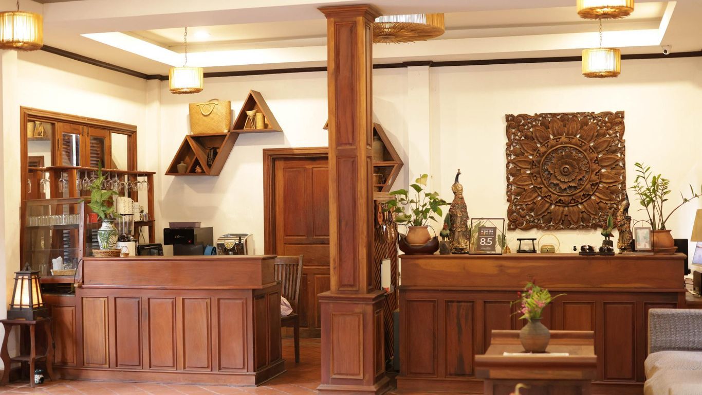 รอยัล พีค็อก บูติก โฮเทล