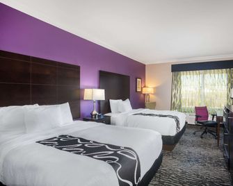 La Quinta Inn & Suites by Wyndham Columbus TX - Columbus - Ložnice