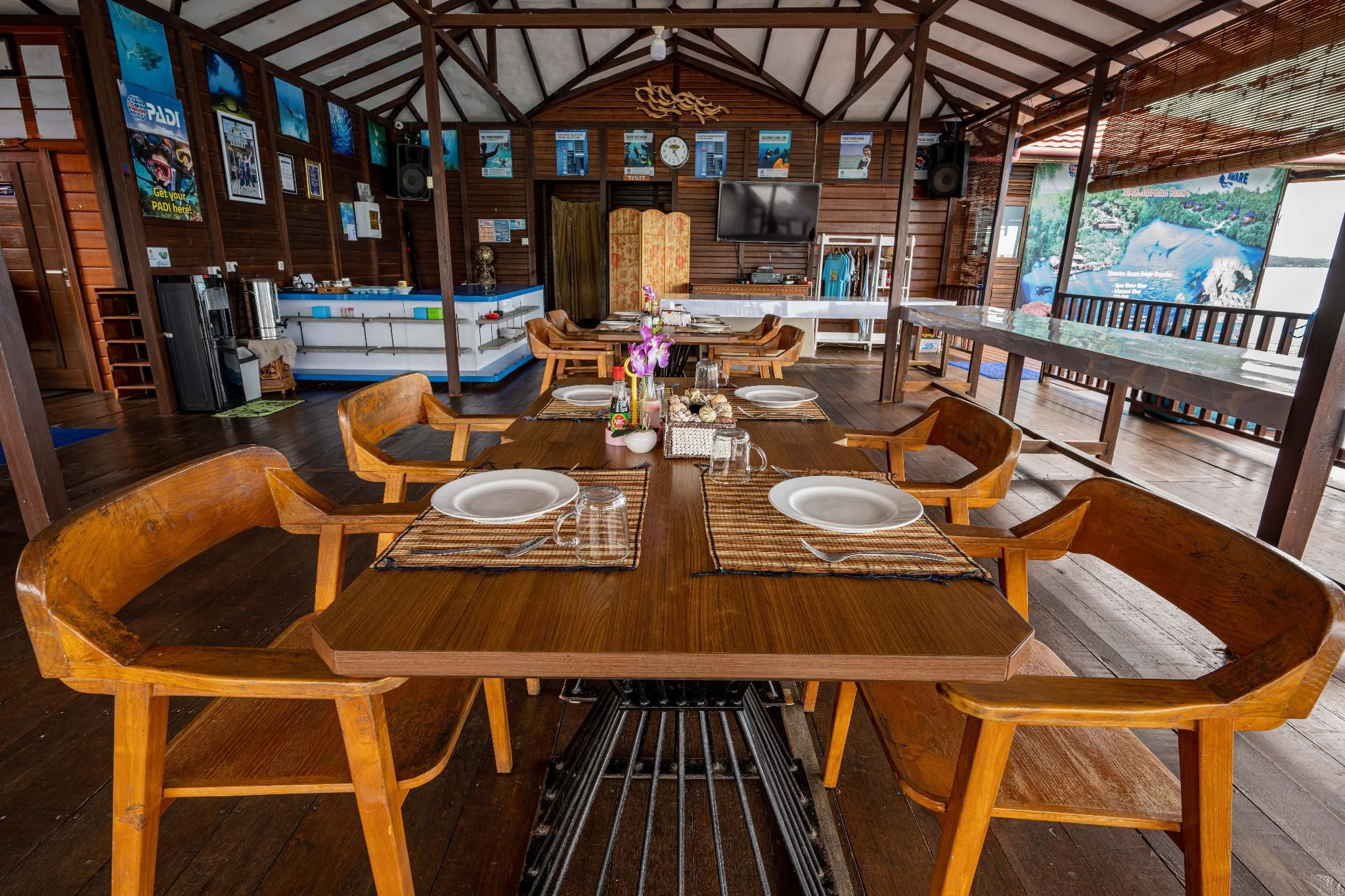 Noah Maratua Resort - Pulau Maratua - Restaurante