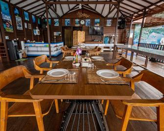 Noah Maratua Resort - Pulau Maratua - Restaurante