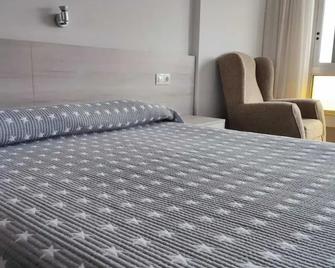 Hotel Dolusa - Viveiro - Bedroom