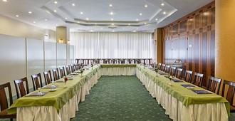 Ozkaymak Konya Hotel - קוניה