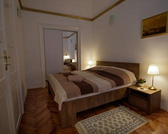 Little Vienna Gold Apartment - Varaždin - Schlafzimmer