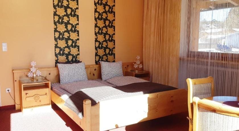 Haus Angelika - bed & breakfast - Innsbruck/Igls - انسبروك - غرفة نوم