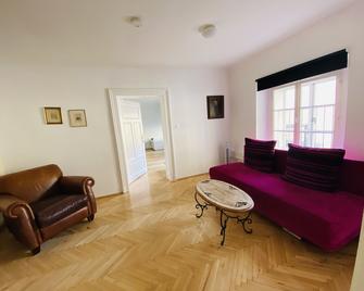 Hsg 10 - Graz - Living room