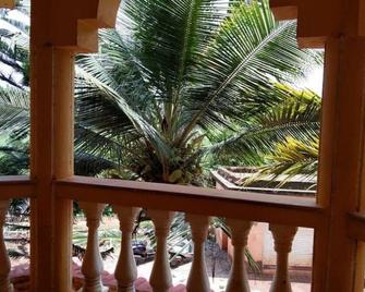 Villa Emmanuel 1Bhk Holiday home (2) nr Candolim beach Goa - Candolim - Balcony