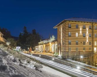 Villaggio Narrante - Le Case dei Conti Mirafiore - Serralunga d'Alba - Gebouw