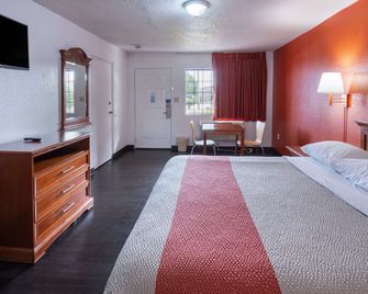 Motel 6-Montgomery, Al - Coliseum - מונטגומרי - חדר שינה